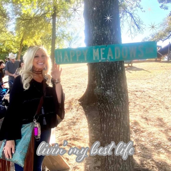 Meet your Posher, Cindy - Picture 1 of 1